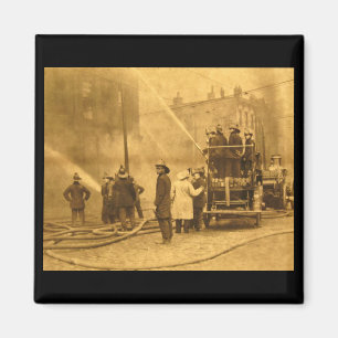 Aimant Équipage d'incendie en action - Vintage