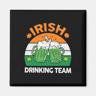 Aimant Équipe de buveurs irlandais buvant de la bière de 