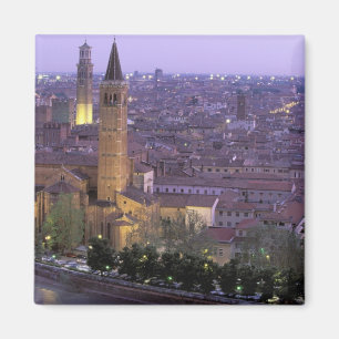 Aimant Europe, Italie, Vénétie, Vérone. Vue de Castel