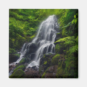 Aimant Fairy Falls Gorge de la rivière Colombia Oregon.