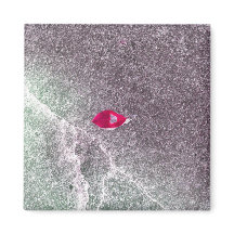 Feuille rouge avec sable tacheté