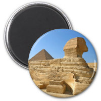 Grand Sphinx de Gizeh avec la pyramide de Khafre -