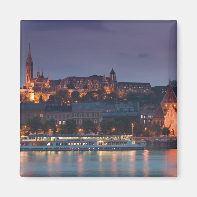 Aimant HONGRIE, Budapest : Colline du Château, Église cal (Devant)