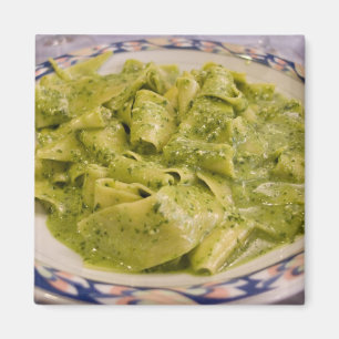 Aimant Italie, Camogli. Assiette de pâtes au pesto
