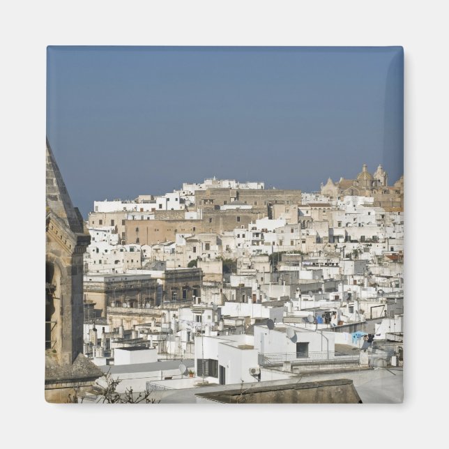 Aimant Italie, Ostuni, vue rapprochée de la vieille ville (Devant)