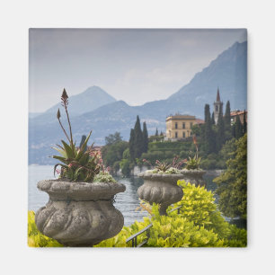 Aimant Italie, province de Lecco, Varenna. Villa Monaster