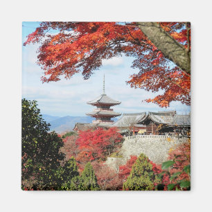 Aimant Japon, Kyoto. Kiyomizu temple en couleur d'automne