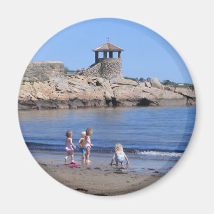 Aimant Jouant sur la plage dans Rockport, mA