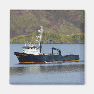 Aimant Katie K, bateau de crabe dans le port néerlandais