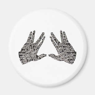 Aimant Kohen Hands