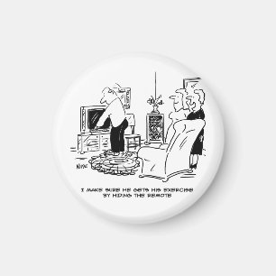 Aimant La femme masque la télécommande de la télévision