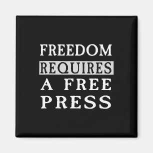 Aimant La liberté nécessite un t-shirt anti-trump de pres