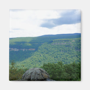 Aimant La montagne donnent sur
