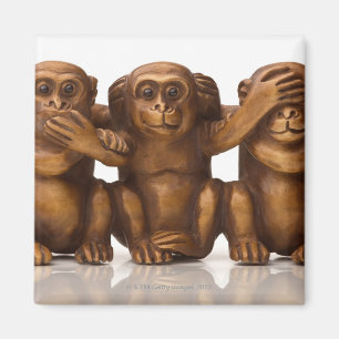 Aimant La sculpture de trois singes en bois