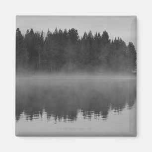 Aimant Lac avec le brouillard, Orégon