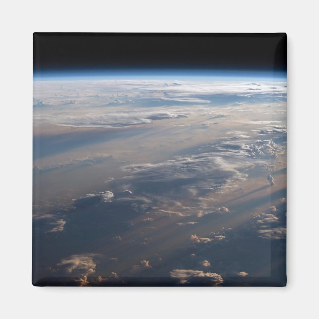 Aimant Le lever Du Soleil Coule De Longues Ombres Sur La  (Devant)