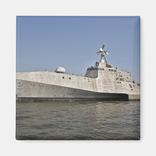 Aimant Le navire de combat du littoral Indépendance en co (Devant)