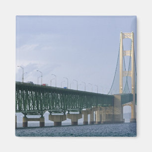 Aimant Le pont Mackinac enjambant les Détroits de 2