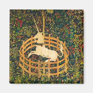 Aimant Le Unicorn repose dans un jardin (Tapisseries Unic