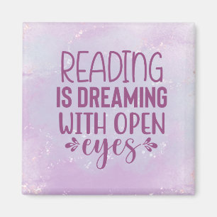 Aimant Lecture violette rêve avec les yeux ouverts