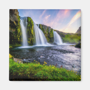 Aimant Les cascades   Kirkjufellsfoss, Islande