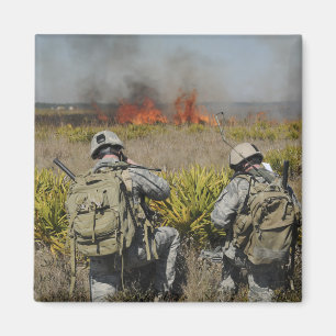 Aimant Les soldats appellent l'information