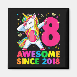 Aimant licorne de 8 ans faisant le dab pour une fille d'a