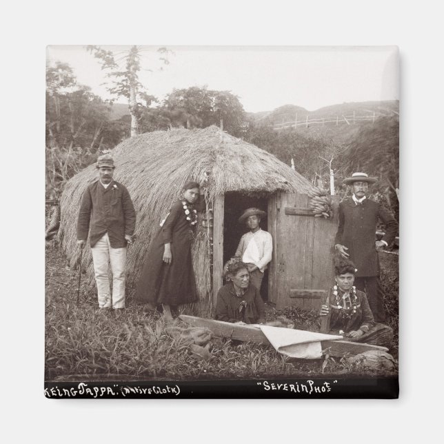 Aimant Making Tappa, un tissu natif, c.1875 (photo sépia) (Devant)