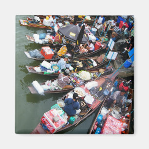 Aimant Marché de flottement chez Amphawa, Thaïlande