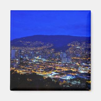 Aimant Medellin, Colombie à la nuit
