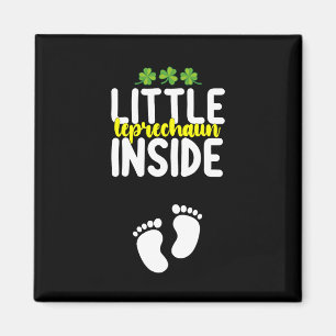 Aimant Petit Leprechaun à l'intérieur de la grossesse mèr