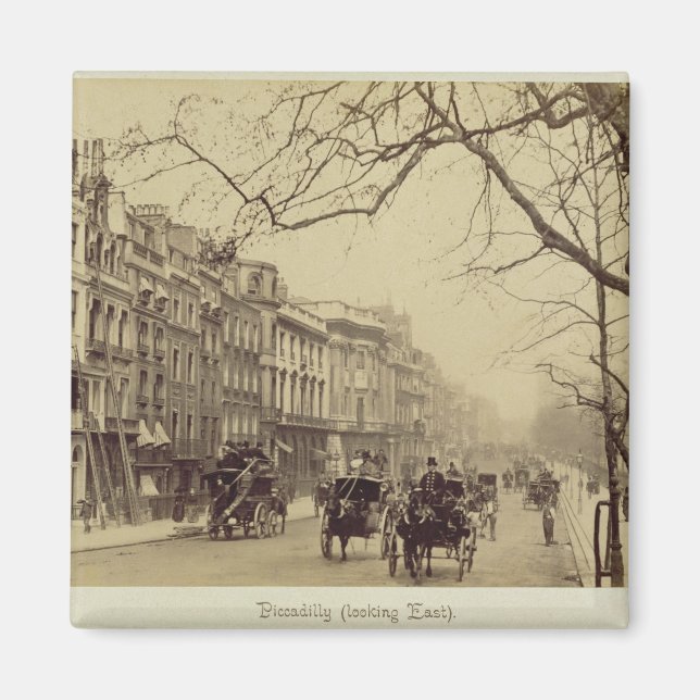 Aimant Piccadilly facing East (sepia photo) (Devant)