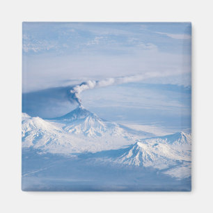 Aimant Plume Émanant Du Volcan Kliuchevskoi.