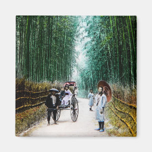 Aimant Rickshaw sur la route au cru de Kyoto Japon