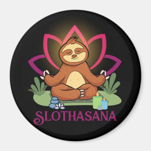 Aimant "Slothasana" Sloth faisant de la méditation de yog