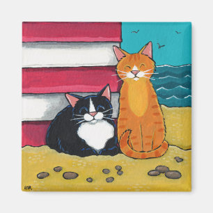 Aimant Smoking heureux et chat tigré sur la plage