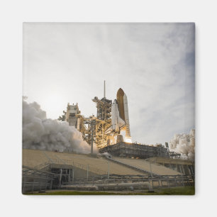 Aimant Space Shuttle Endeavor se lève sur 5