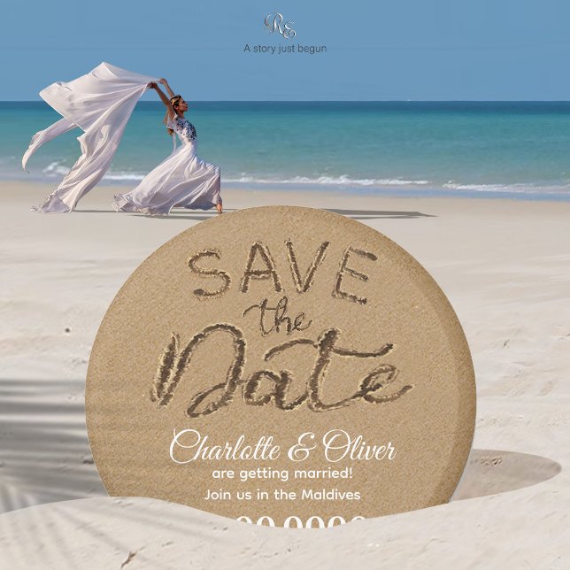 Aimant Starfish Beach Enregistrer la date Destination Mag (Starfish couple Save the Date magnet in sand as the bride gracefully strolls the shore, veil adrift.)