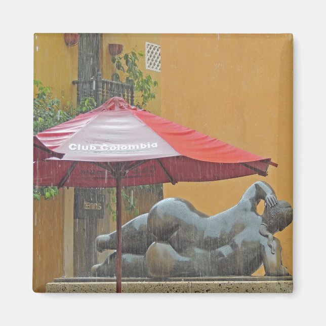 Aimant Statue dans la pluie en Colombie (Devant)