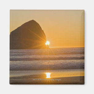 Aimant Sunburst Et Haystack Rock Au Cap Kiwanda
