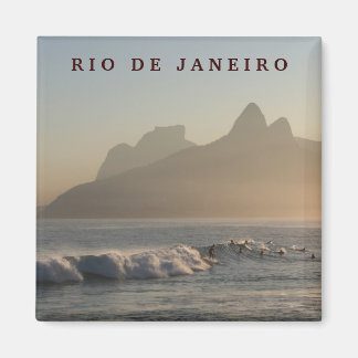 aimant "Surfers at Arpoador, Rio de Janeiro"