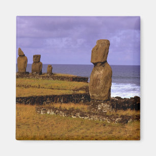 Aimant Tahai Platform Moai Statue Résumé Pâques
