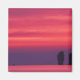 Aimant Thaïlande, baie de Phang Nga. Ciel rose reflété da