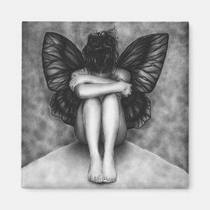 Aimant triste de fille de papillon