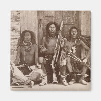 Trois Braves indiens, photographiés par le Royal E