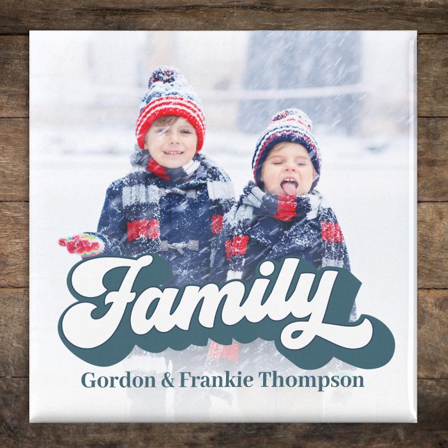 Aimant Typographie simple de la famille de photos (Simple whimsical full photo Family magnet with retro style typography. )
