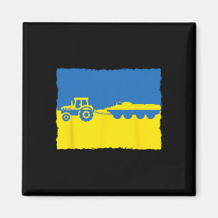 Aimant Un agriculteur ukrainien volant un char russe avec