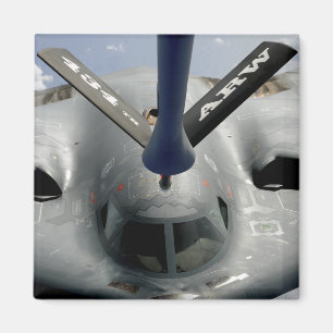 Aimant Un avion de l'esprit B-2 obtenant en position