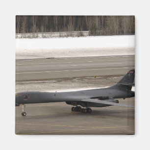 Aimant Un B-1B Lancer effectue un contact - et - va