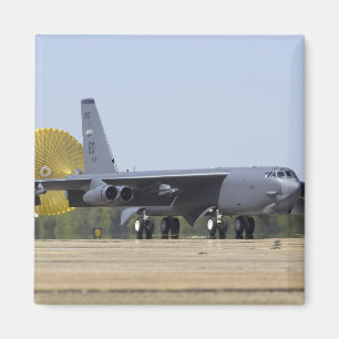 Aimant Un B-52 Stratofortress déploie son parachute-